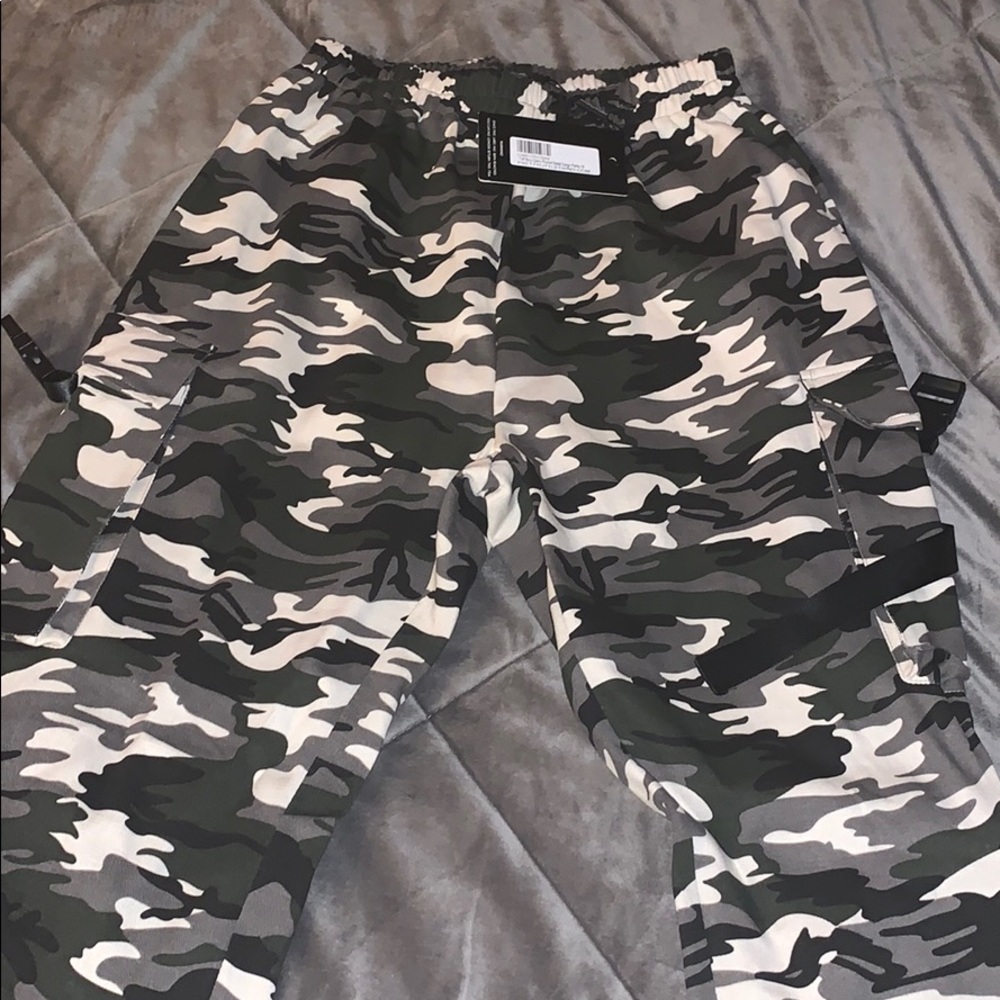 PrettyLittleThing Tall Grey Camo Cargo Trousers